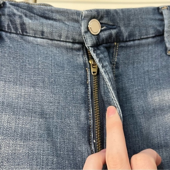 Good American Good Legs Crop Jeans Blue261 - Picture 4 of 9